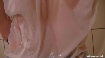 Shower And Shave Eurobabe Combo Screencap 54 on www.sinx.com