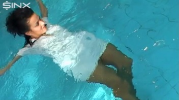 Wet Pool Fun For Champagne Babes Screencap 56 on www.sinx.com