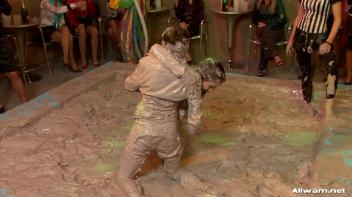 Mud Fun Screencap 26 on www.sinx.com