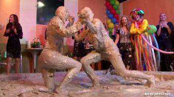Mud Fun Screencap 48 on www.sinx.com