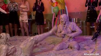 Mud Fun Screencap 51 on www.sinx.com