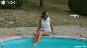 Sexy Swim Babes Play In The Pool Screencap 3 on www.sinx.com