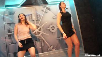 Wetlook Wonders Dance Their Asses Off Screencap 2 on www.sinx.com