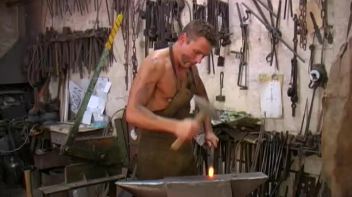 She Welcomes The Bi Embrace Screencap 4 on www.sinx.com