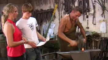 She Welcomes The Bi Embrace Screencap 5 on www.sinx.com