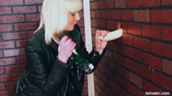 Dressed in leather and covered in cum Screencap 28 on www.sinx.com