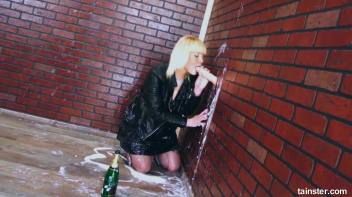 Dressed in leather and covered in cum Screencap 62 on www.sinx.com