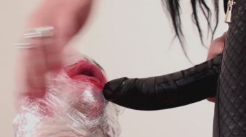 Mein Blowjob Sklave mit dem roten Kussmaul Screencap 24 on www.sinx.com