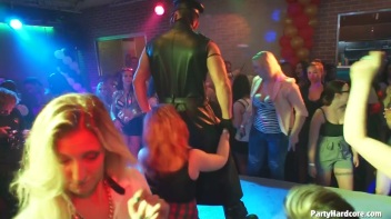 Party Hardcore Gone Crazy Vol. 36 Part 5 - Cam 3 Screencap 68 on www.sinx.com