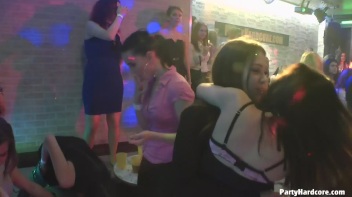 Party Hardcore Gone Crazy Vol. 32 Part 3 - Cam 1 Screencap 54 on www.sinx.com
