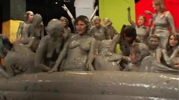 Packed Like Sardines In The Mud Screencap 96 on www.sinx.com
