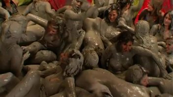 Packed Like Sardines In The Mud Screencap 99 on www.sinx.com