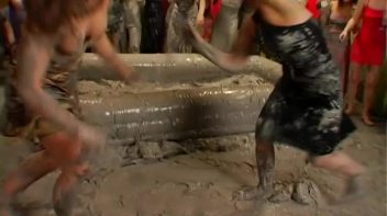 Packed Like Sardines In The Mud Screencap 1 on www.sinx.com