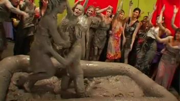 Packed Like Sardines In The Mud Screencap 10 on www.sinx.com