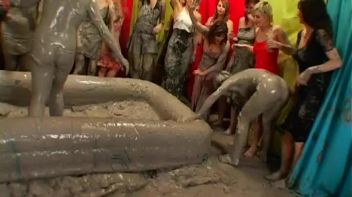 Packed Like Sardines In The Mud Screencap 16 on www.sinx.com