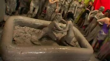 Packed Like Sardines In The Mud Screencap 25 on www.sinx.com