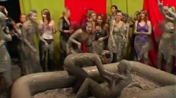 Packed Like Sardines In The Mud Screencap 38 on www.sinx.com