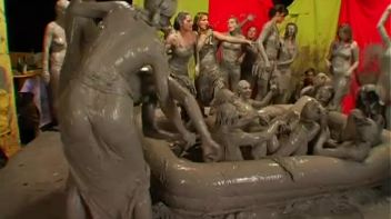 Packed Like Sardines In The Mud Screencap 60 on www.sinx.com