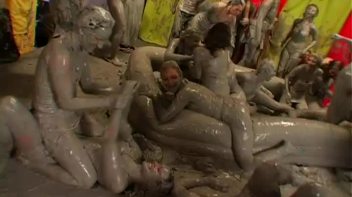 Packed Like Sardines In The Mud Screencap 61 on www.sinx.com