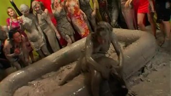 Packed Like Sardines In The Mud Screencap 7 on www.sinx.com