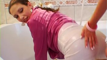 Rubbin' In The Tub Screencap 34 on www.sinx.com