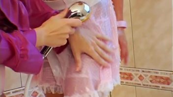 Rubbin' In The Tub Screencap 66 on www.sinx.com