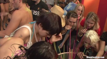 Bikini Beach Balls Part 6 - Cam 1 Screencap 29 on www.sinx.com