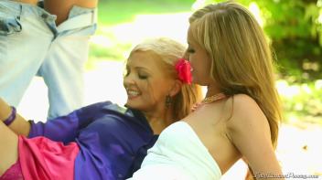 Piss Pals Screencap 111 on www.sinx.com