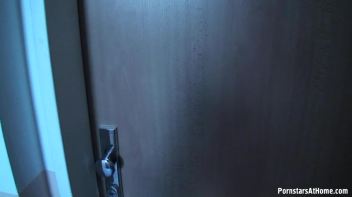 Slap Those Pink Pussies Red! Screencap 1 on www.sinx.com