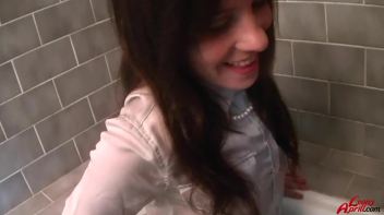 Bloused Up Beauties In The Bath Screencap 19 on www.sinx.com