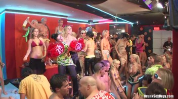 Bikini Beach Balls Part 5 - Cam 2 Screencap 108 on www.sinx.com