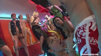 Bikini Beach Balls Part 5 - Cam 2 Screencap 44 on www.sinx.com