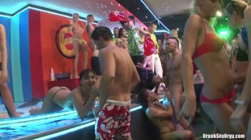 Bikini Beach Balls Part 5 - Cam 2 Screencap 67 on www.sinx.com