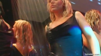 Blue Jean Babes Part 5 Cam 3 Screencap 1 on www.sinx.com