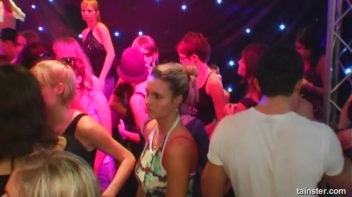 Blue Jean Babes Part 5 Cam 3 Screencap 27 on www.sinx.com