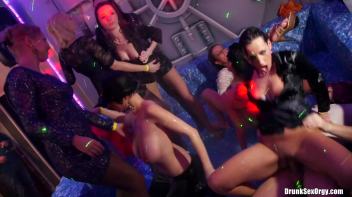 Holiday Hotties Part 6 - Shower Cam Screencap 55 on www.sinx.com