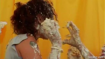 Pie Fight! Screencap 62 on www.sinx.com