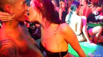 Pussy Casino Part 5 - Cam 1 Screencap 100 on www.sinx.com