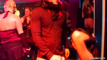 Pussy Casino Part 5 - Cam 1 Screencap 30 on www.sinx.com