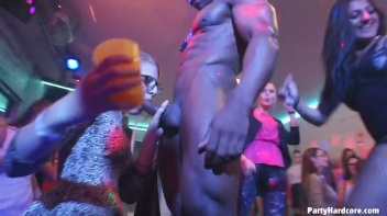 Party Hardcore Gone Crazy Vol. 30 Part 3 - Cam 1 Screencap 60 on www.sinx.com