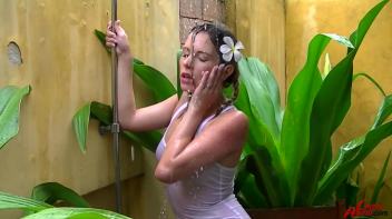 Better When Wetter, Pissing Hottie Drenches Herself Screencap 85 on www.sinx.com