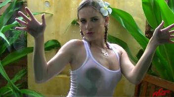 Better When Wetter, Pissing Hottie Drenches Herself Screencap 98 on www.sinx.com