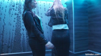 Soaked and Saucy! Screencap 50 on www.sinx.com