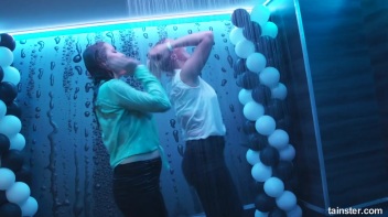 Soaked and Saucy! Screencap 51 on www.sinx.com