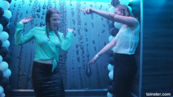 Soaked and Saucy! Screencap 55 on www.sinx.com