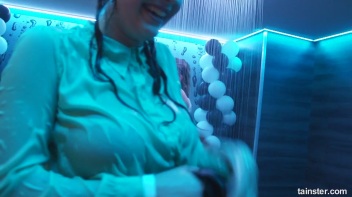 Soaked and Saucy! Screencap 67 on www.sinx.com