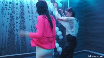 Soaked and Saucy! Screencap 73 on www.sinx.com