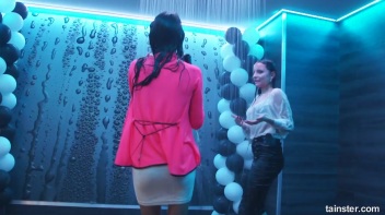 Soaked and Saucy! Screencap 75 on www.sinx.com