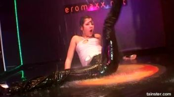 Pussy Casino Part 5 - Shower Cam Screencap 112 on www.sinx.com