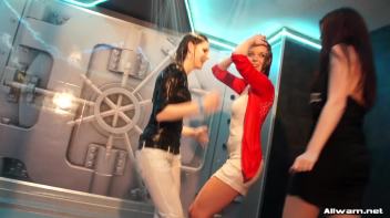 Showing Off Their Wild, Wetlook Ways! Screencap 40 on www.sinx.com